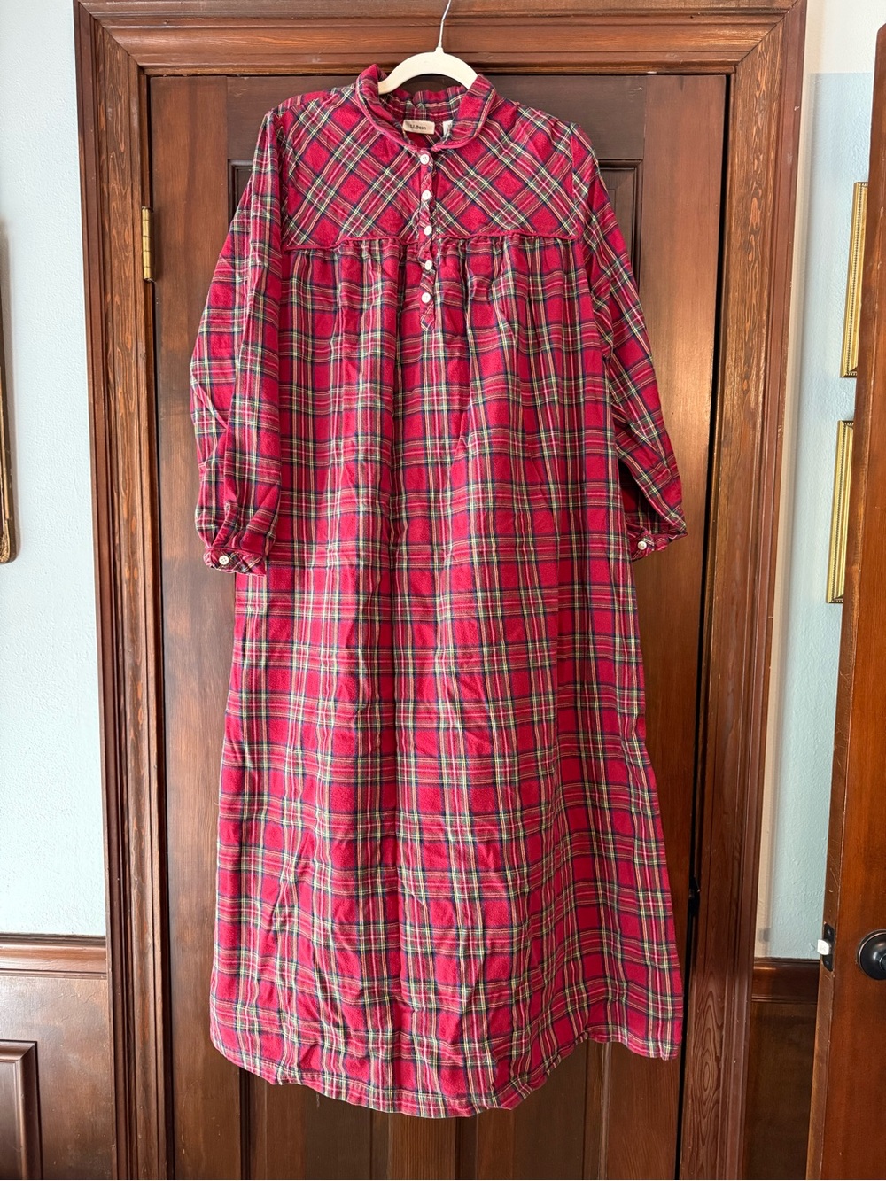 Women’s L.L. Bean Red Plaid Long-Sleeve Flannel Nightgown